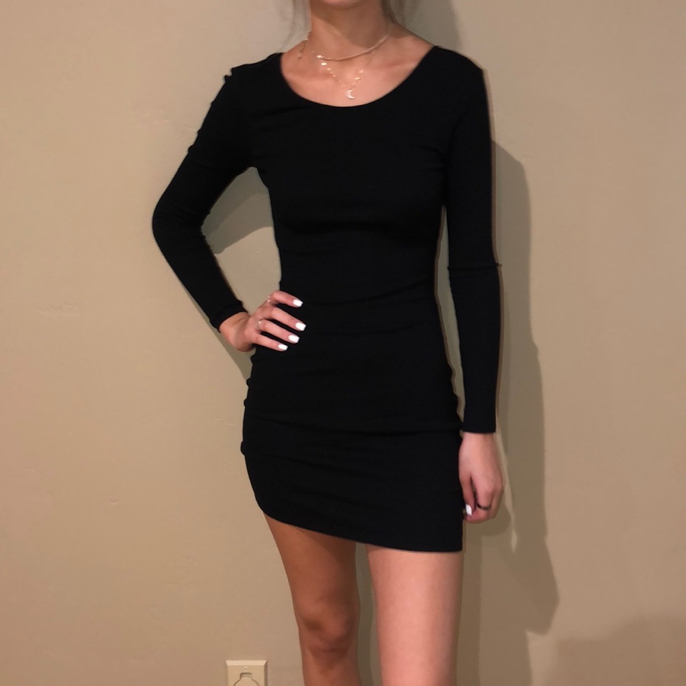 BLACK BODYCON DRESS